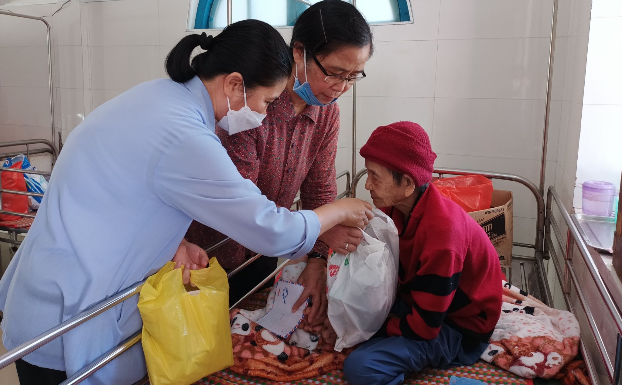 Nghĩ về việc thực thi đức mến trong cuộc sống hôm nay